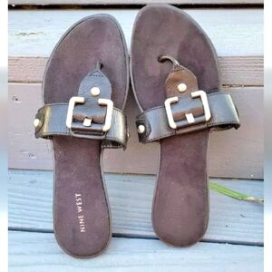 NINE WEST Women's Sz 7.5 M Black-silver Leather Flip Flops Sandals Thongs Buckle